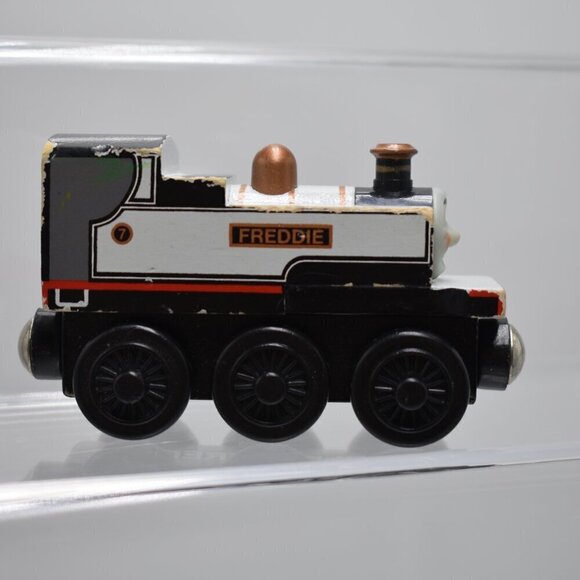 2003 Fearless Freddie Pink Cheeks Thomas & Friends Wooden Railway Train Engine - Picture 6 of 11